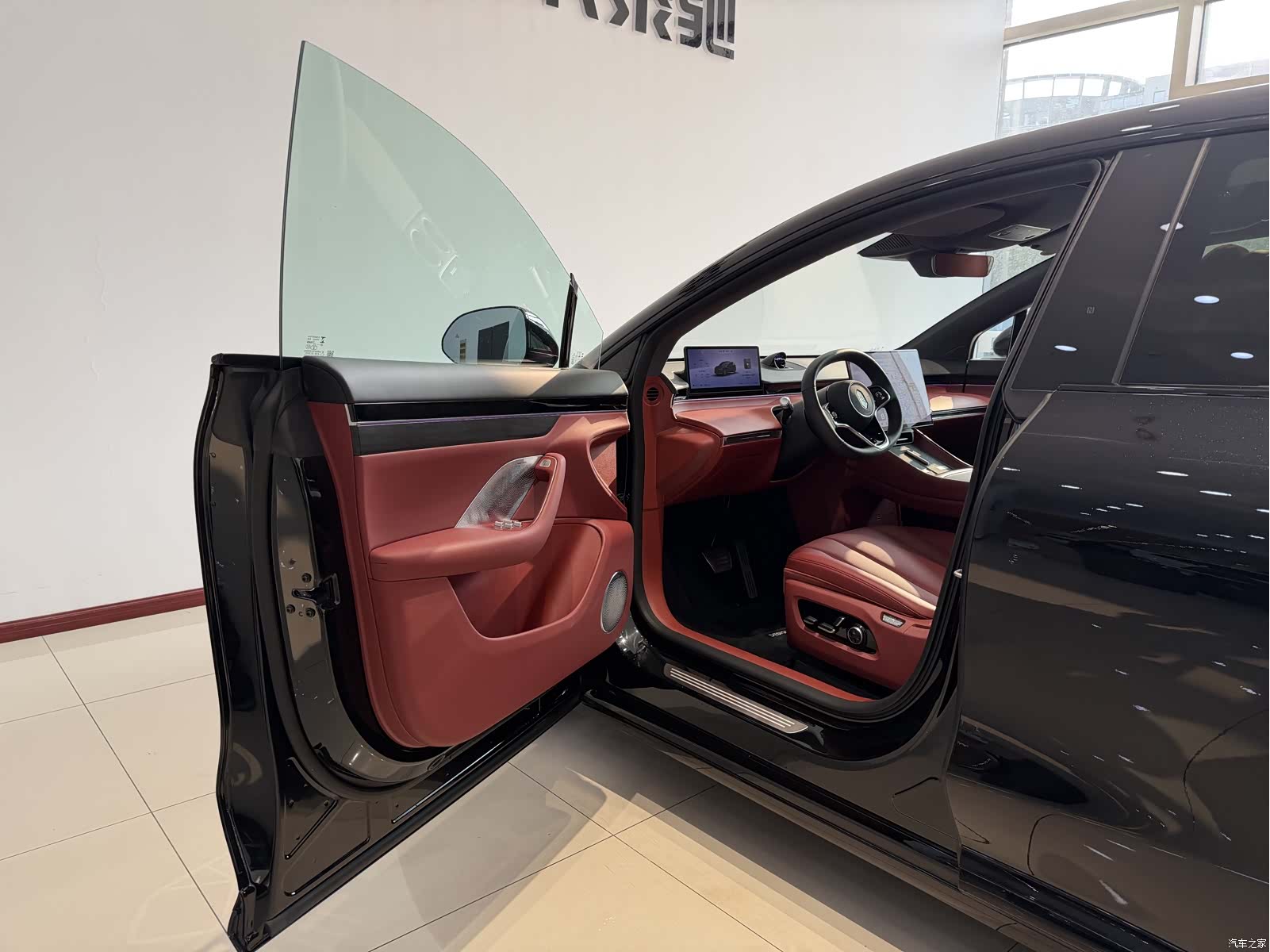 Luxeed R7, 2025 19