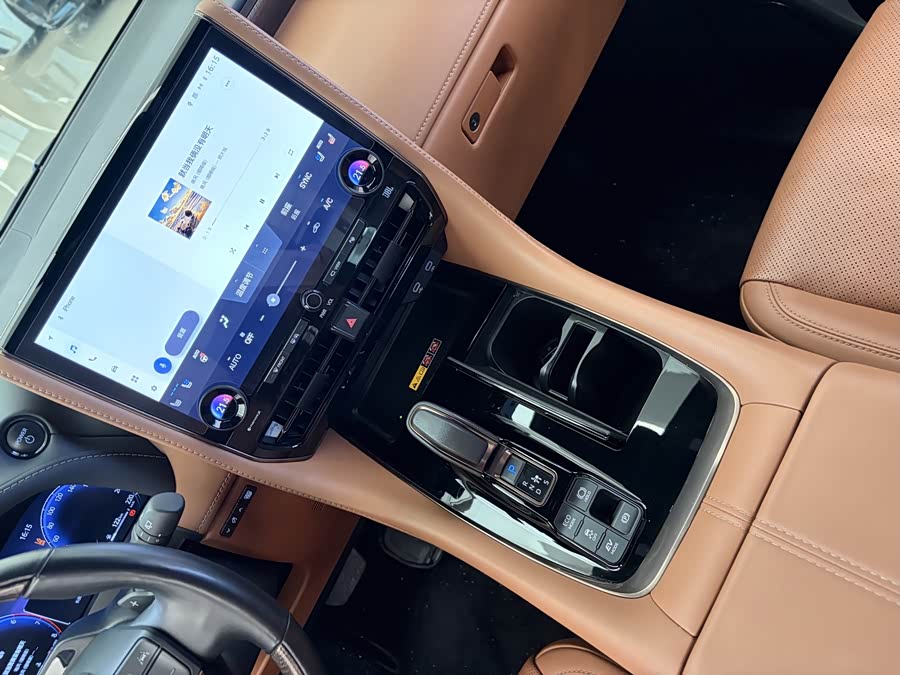 Toyota Vellfire 2025, фото 13