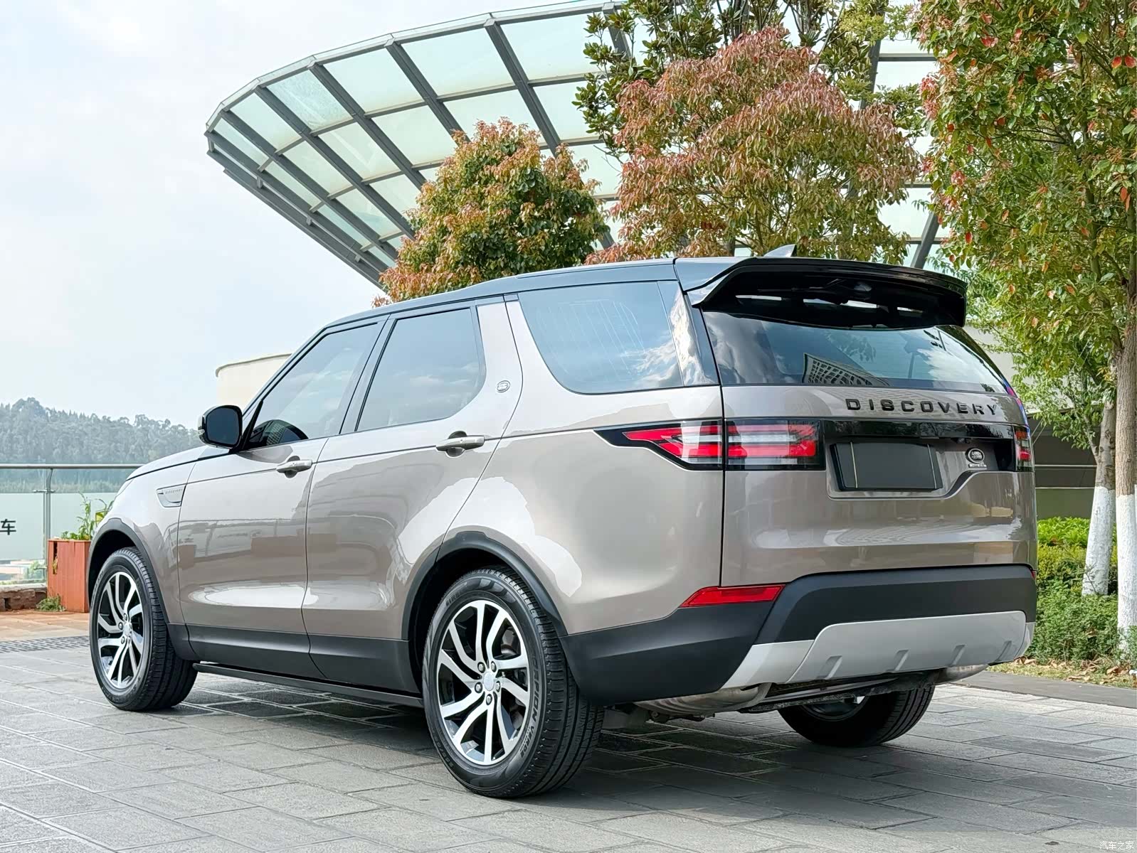 Land Rover Discovery, 2018 4