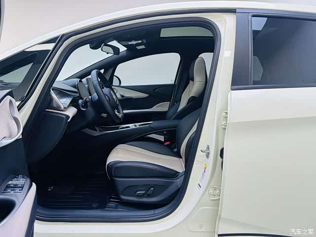 BYD Dolphin, 2023 все фото