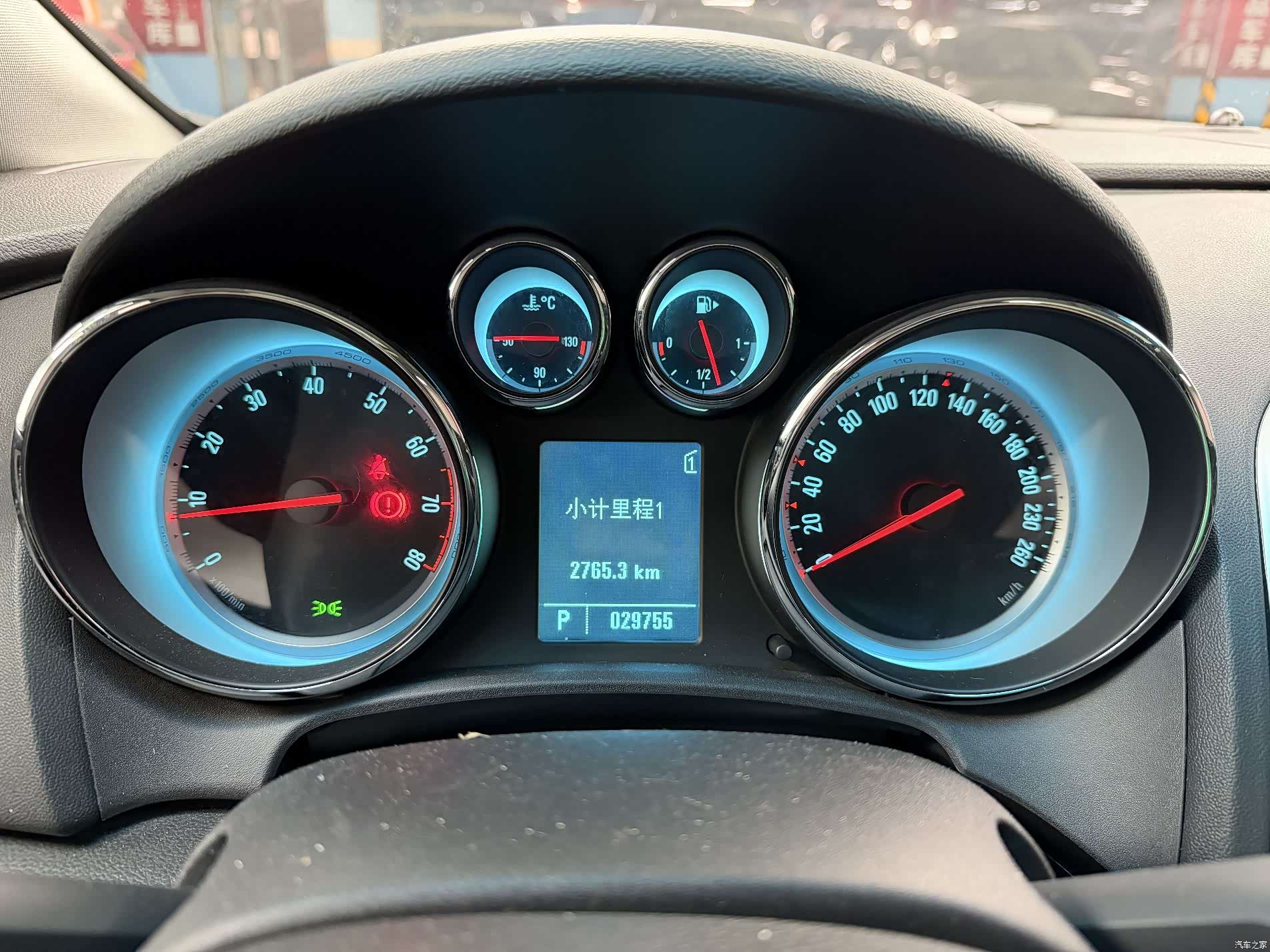 Buick XT, 2010 6