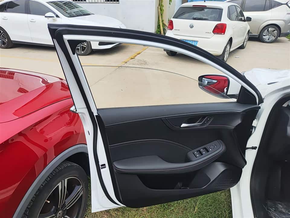 Roewe i5