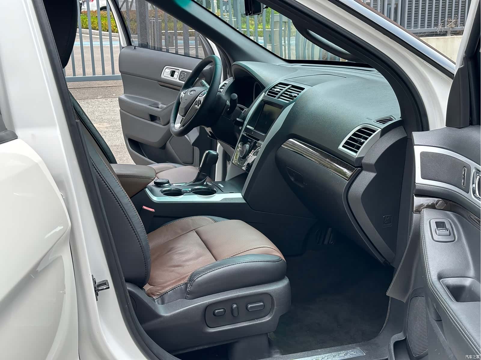 Ford Explorer, 2015 11