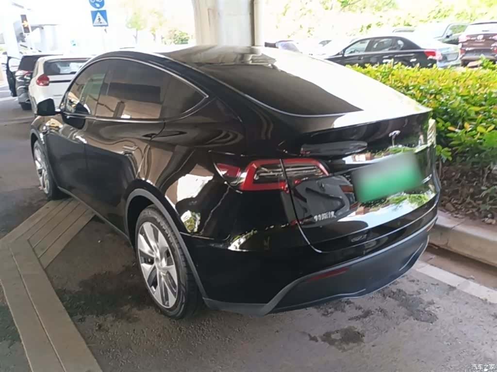 Tesla Model Y, 2022 все фото