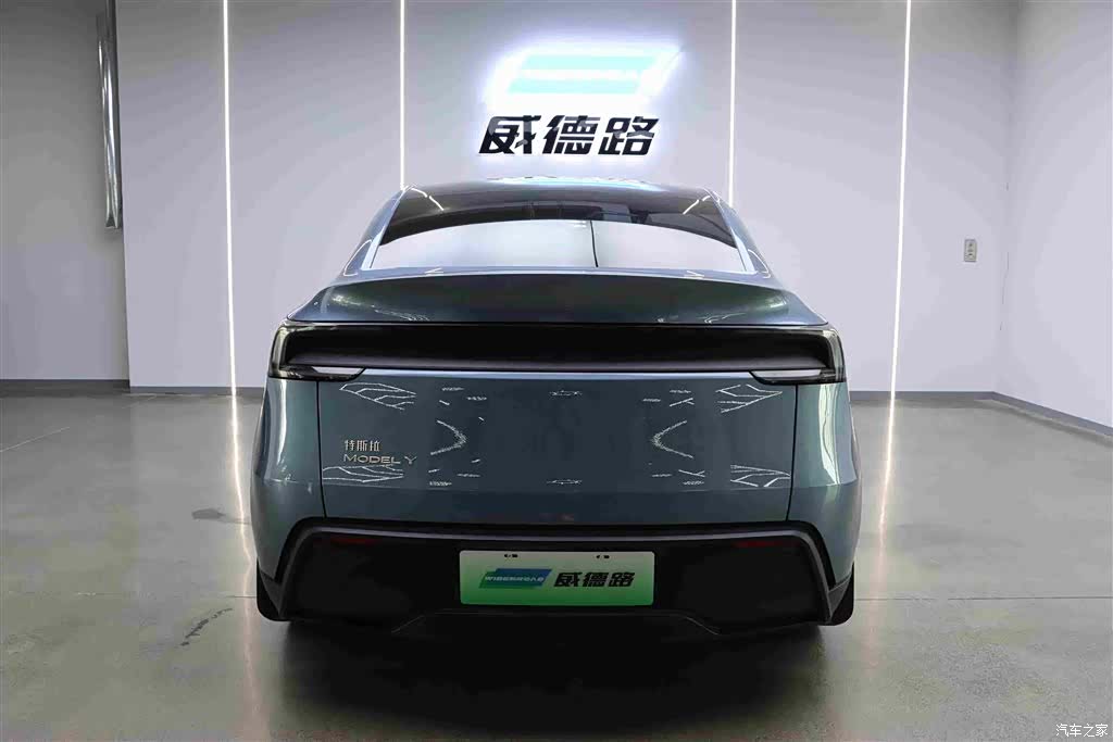Tesla Model Y, 2025 все фото