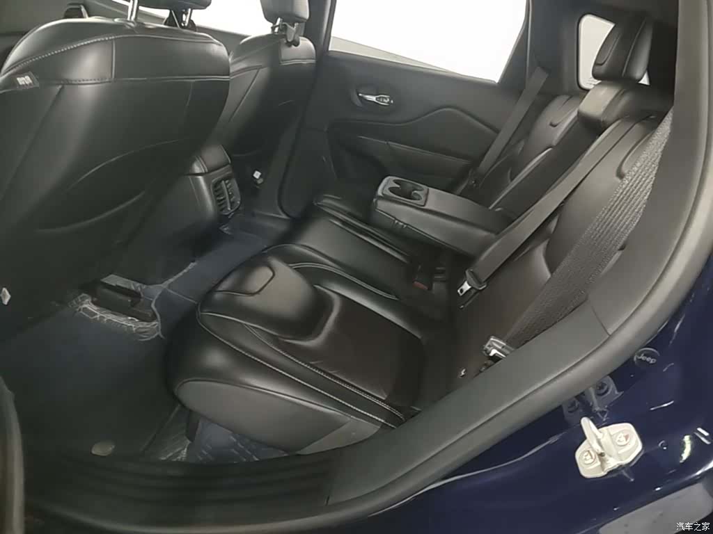 Jeep Cherokee, 2017 13