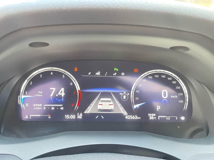 Toyota Camry 2023, фото 17