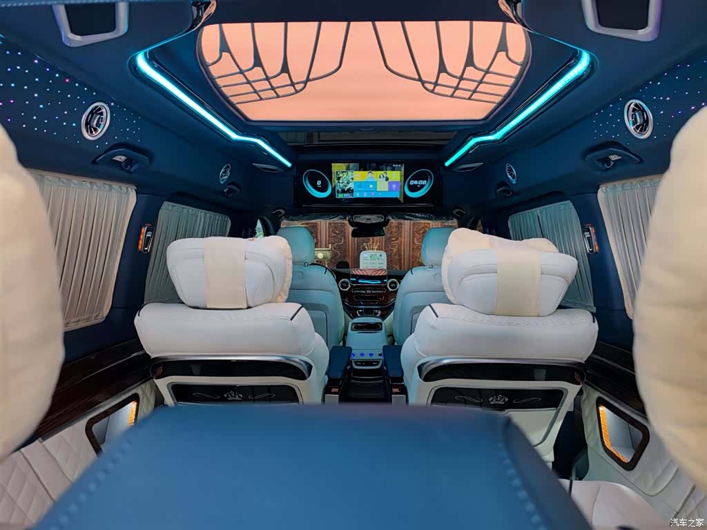 Mercedes-Benz V-Class, 2023 12