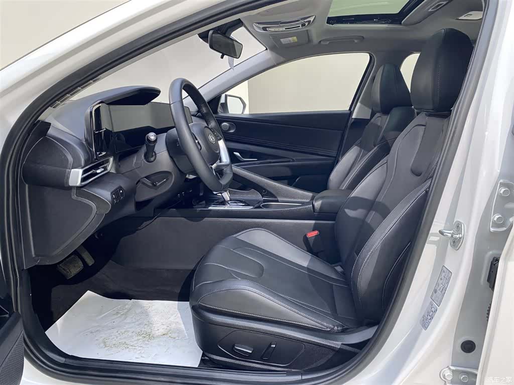 Hyundai Elantra, 2023 8