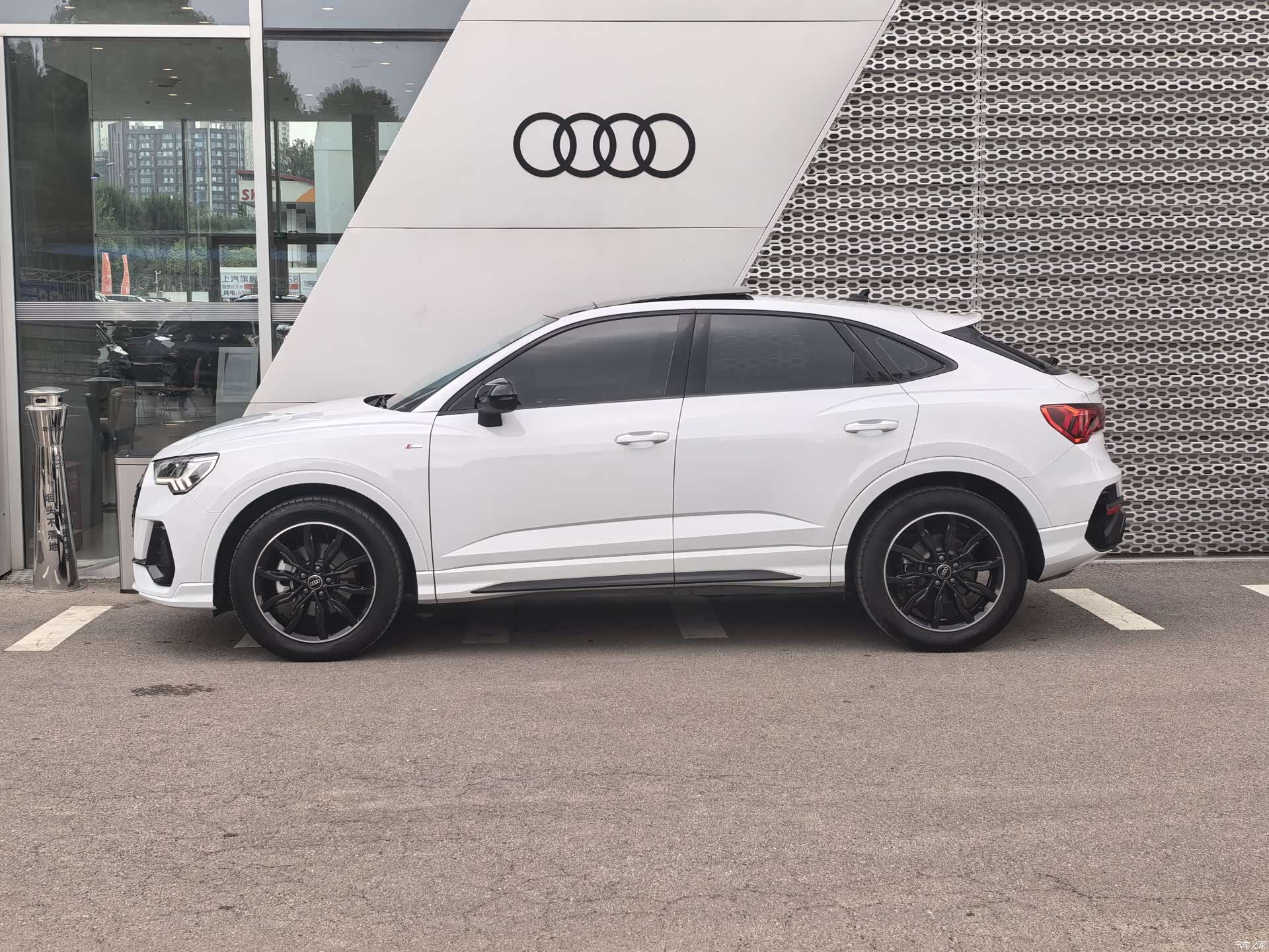 Audi Q3, 2022 6