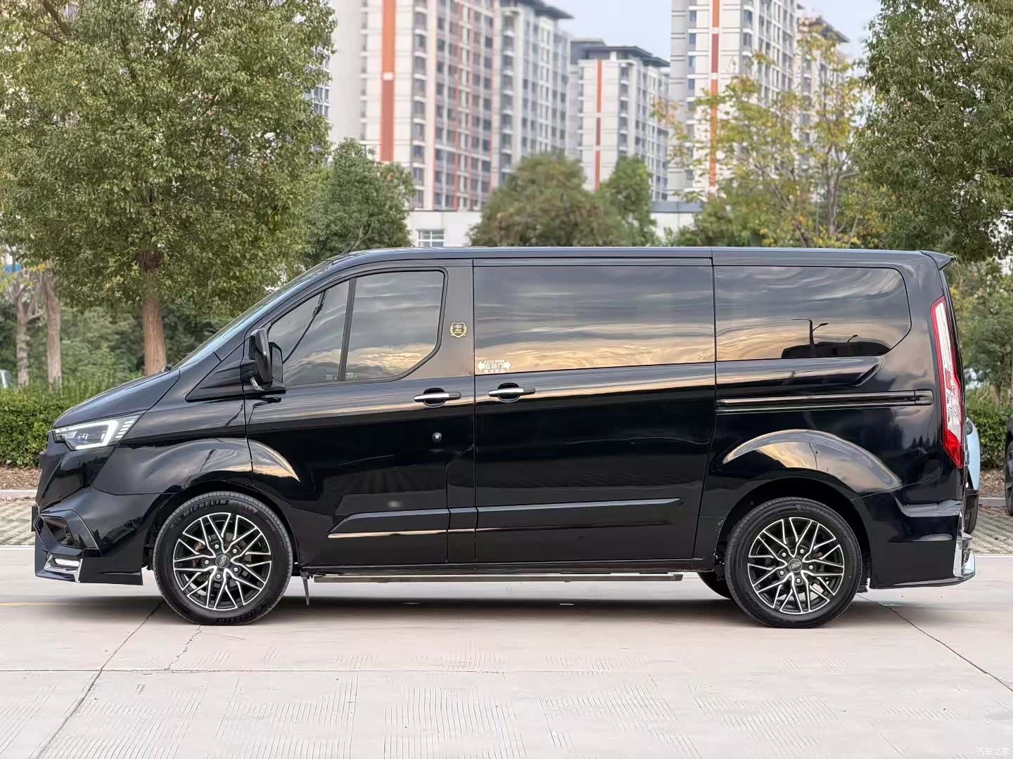 Ford Tourneo, 2022 все фото