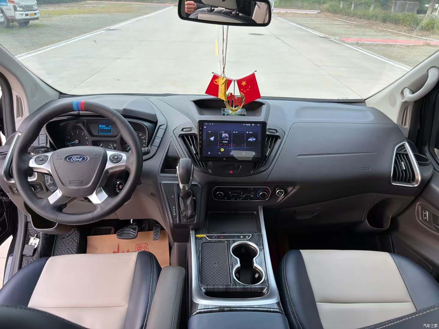 Ford Tourneo, 2022 12