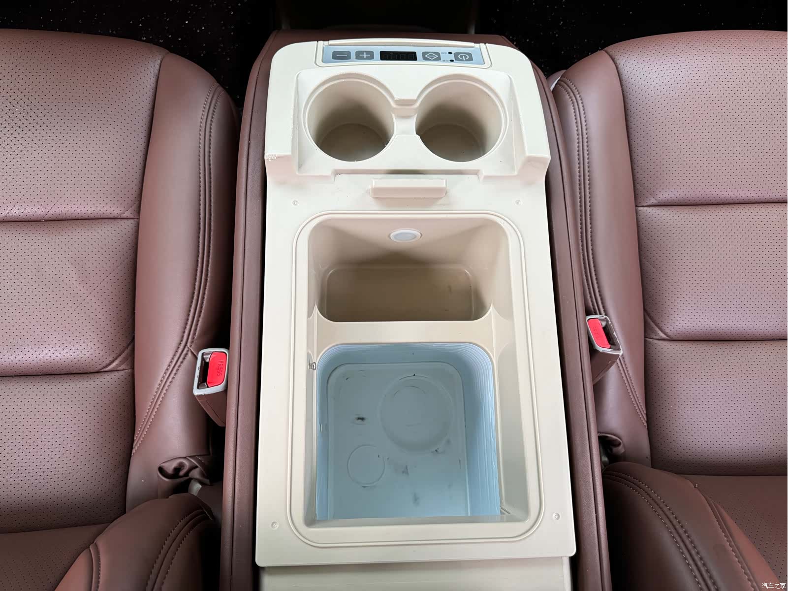 Toyota Sienna, 2017 9