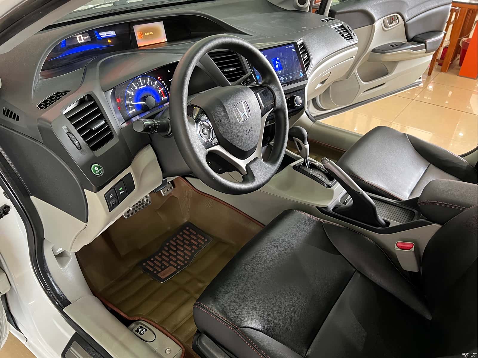 Honda Civic, 2015 11