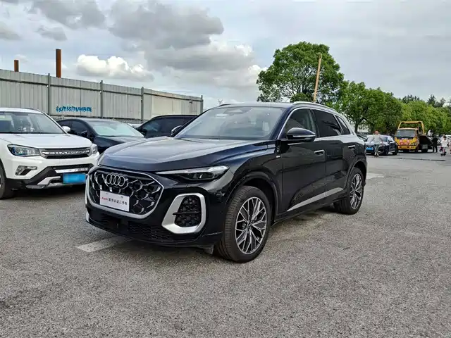 Audi Q5L 2026 — купить из Китая под заказ