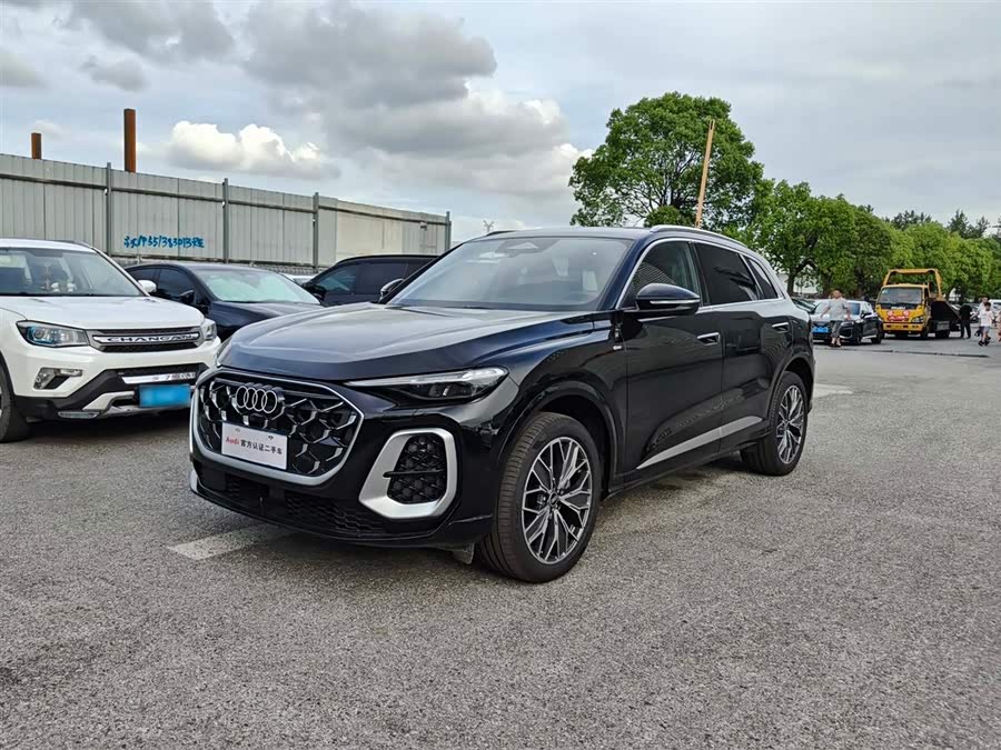 Audi Q5L 2026, фото 1