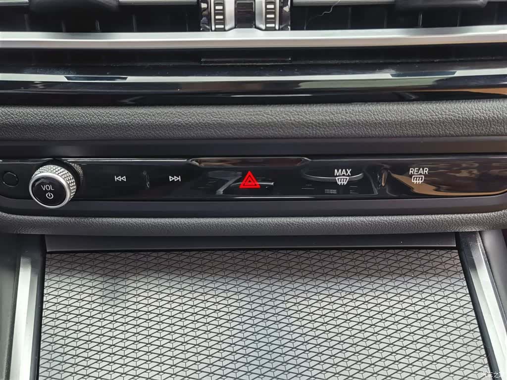 BMW 3 Series, 2024 24