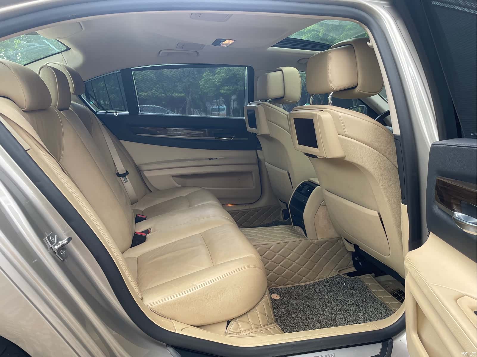 BMW 7 Series, 2010 9