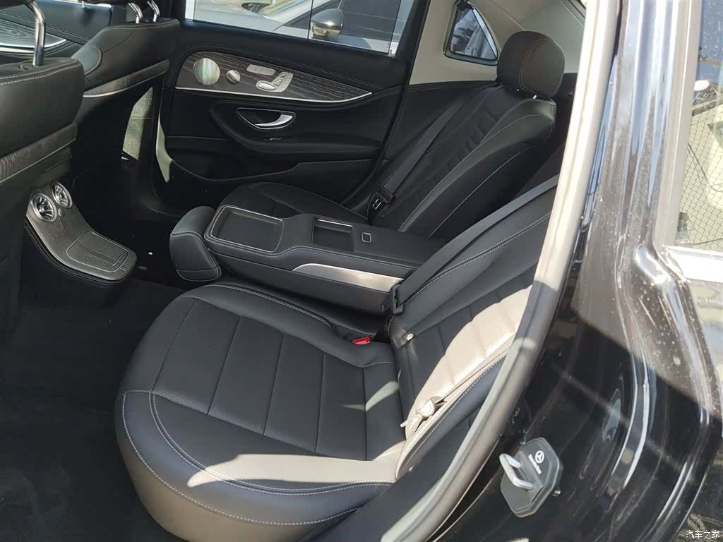 Mercedes-Benz E-Class, 2023 17