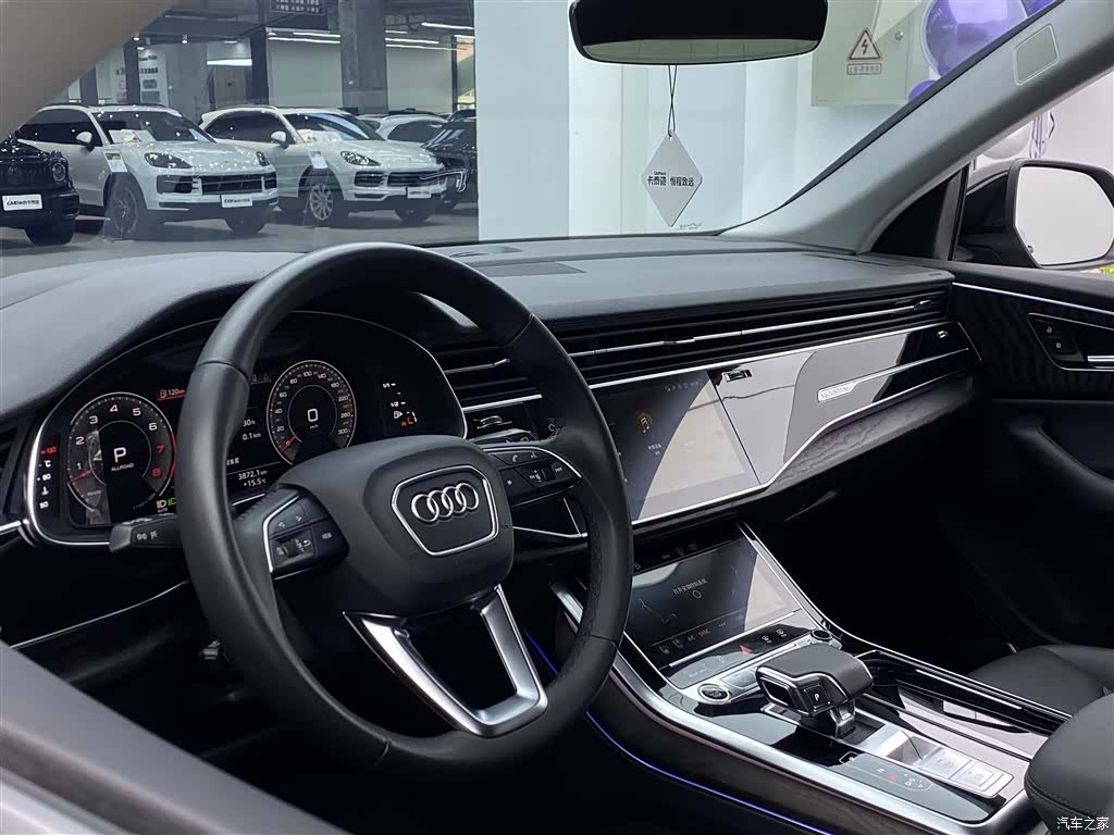 Audi Q8, 2022 25