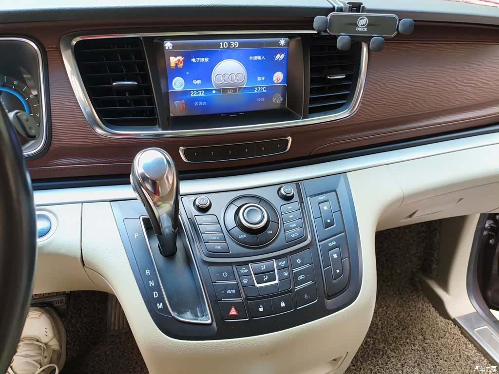 Buick GL8, 2016 6