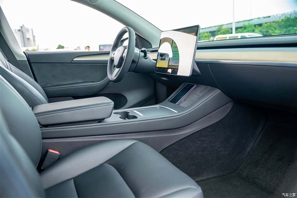 Tesla Model Y, 2022 13