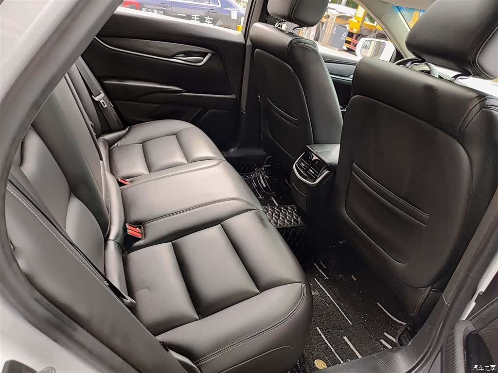 Cadillac XTS, 2018 11