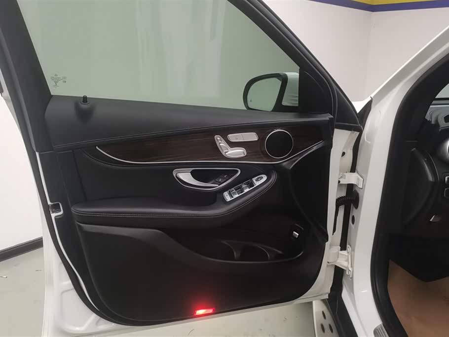 Mercedes-Benz GLC Mercedes-Benz GLC