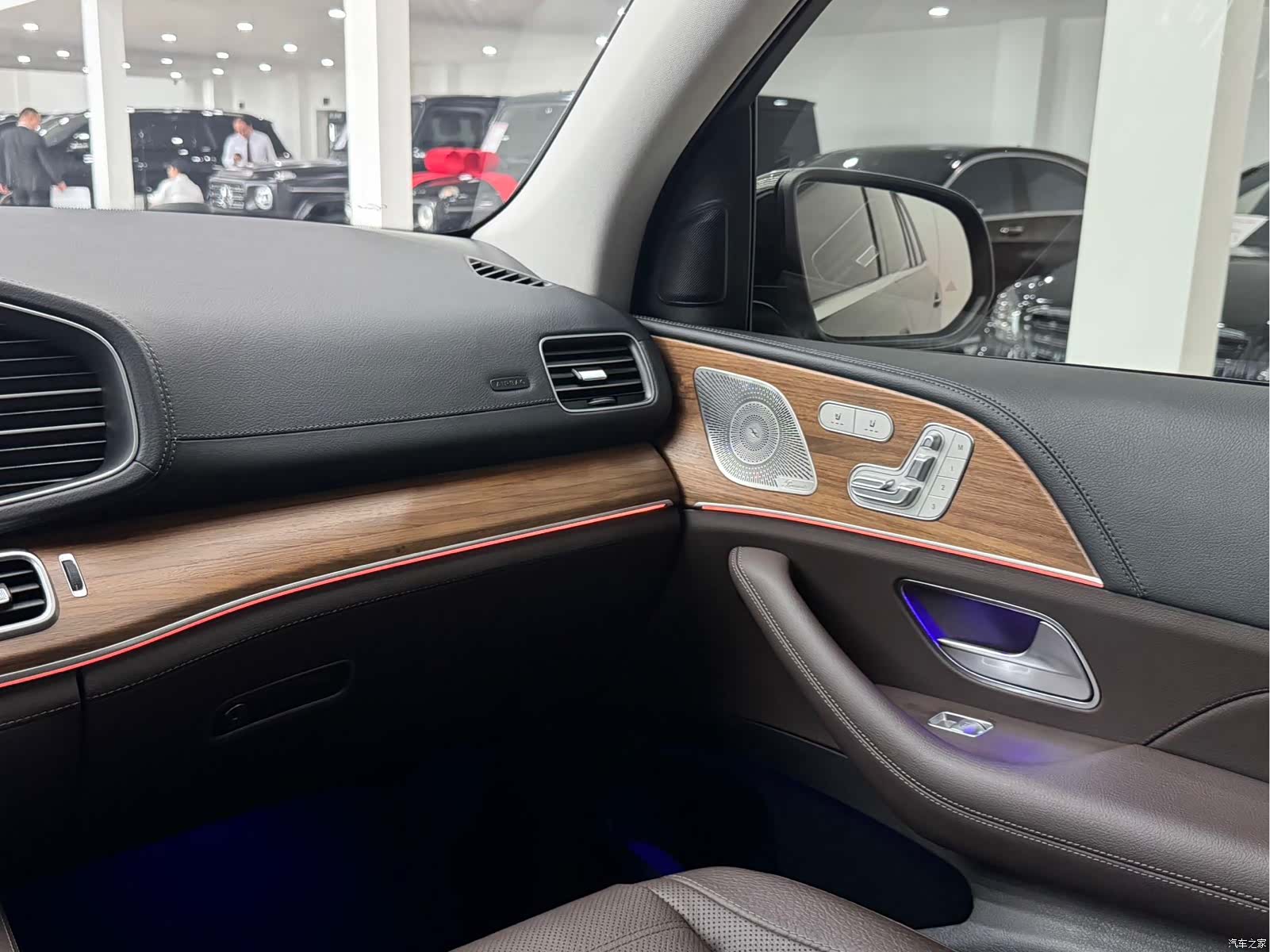 Mercedes-Benz GLS, 2023 14