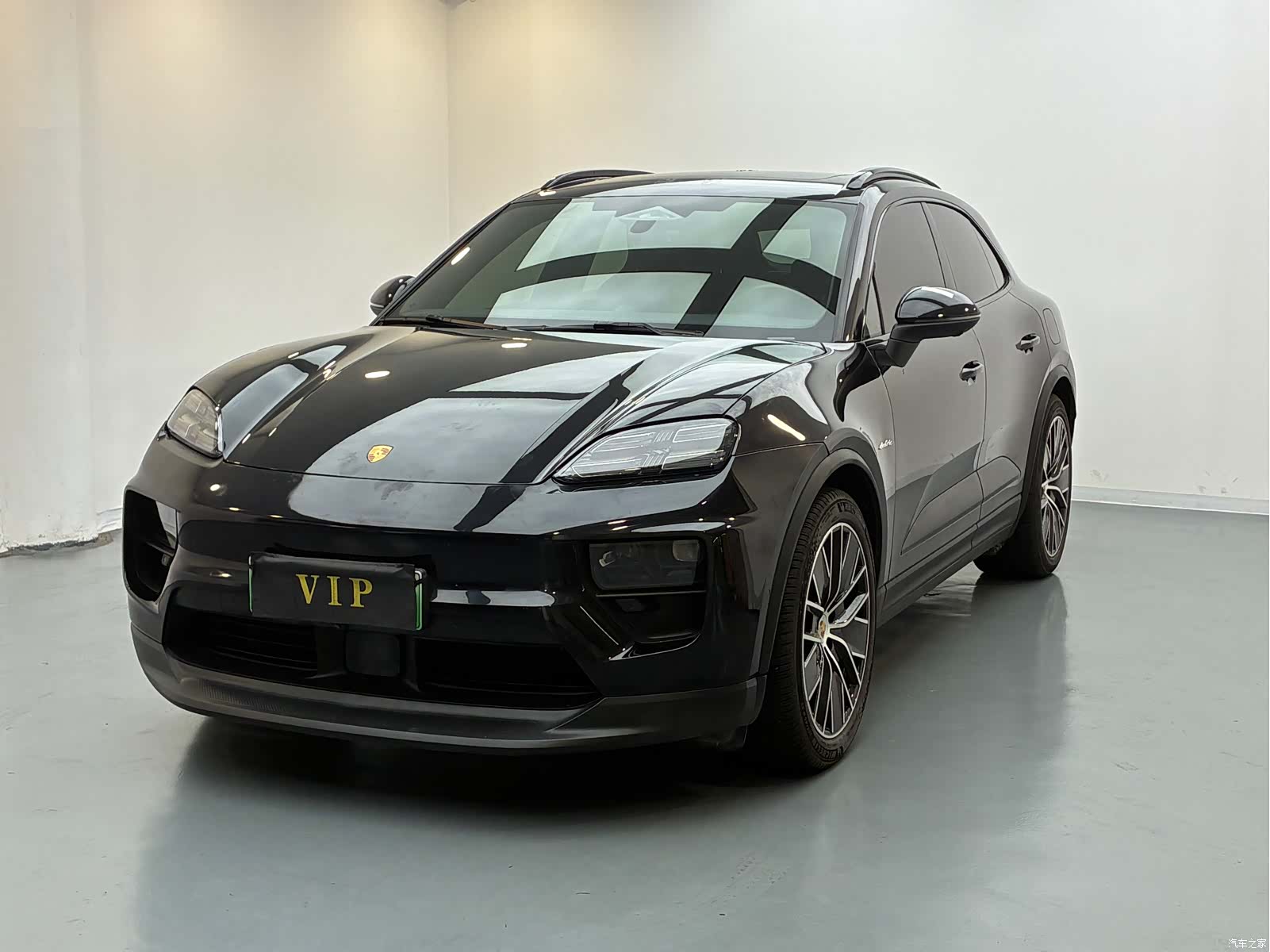 Porsche Macan, 2025 1
