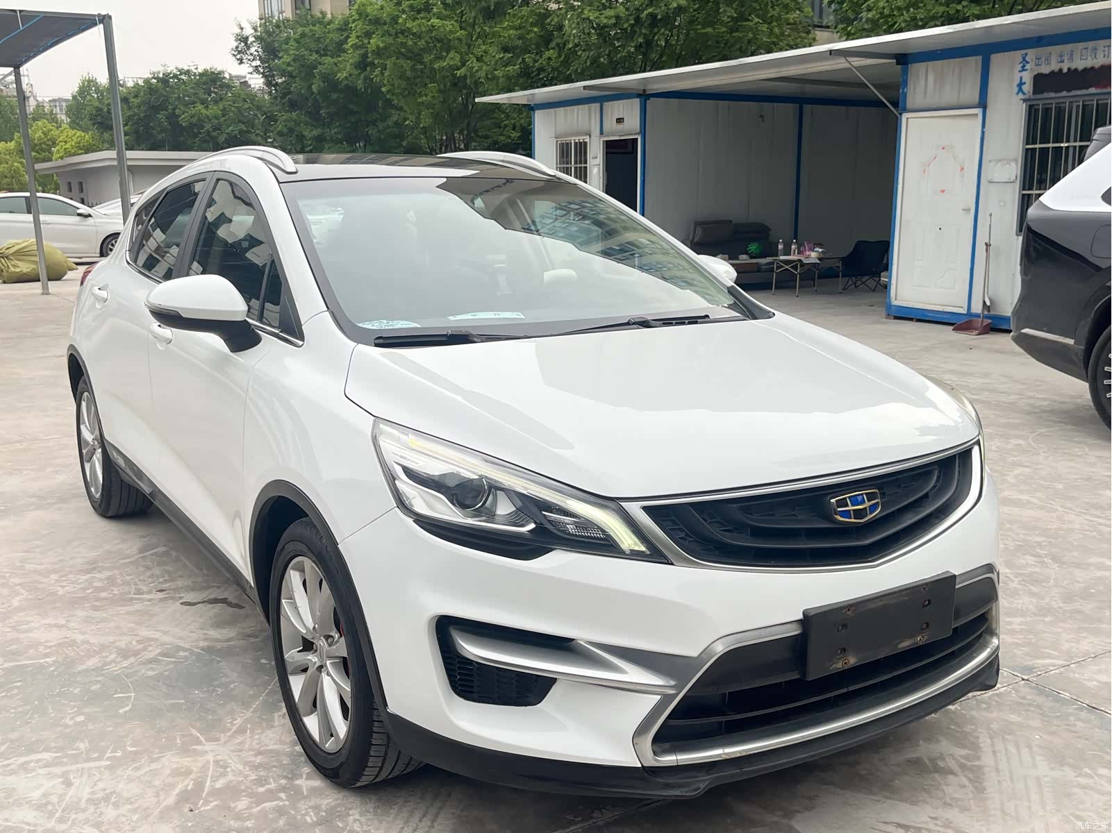 Geely Emgrand, 2017 3