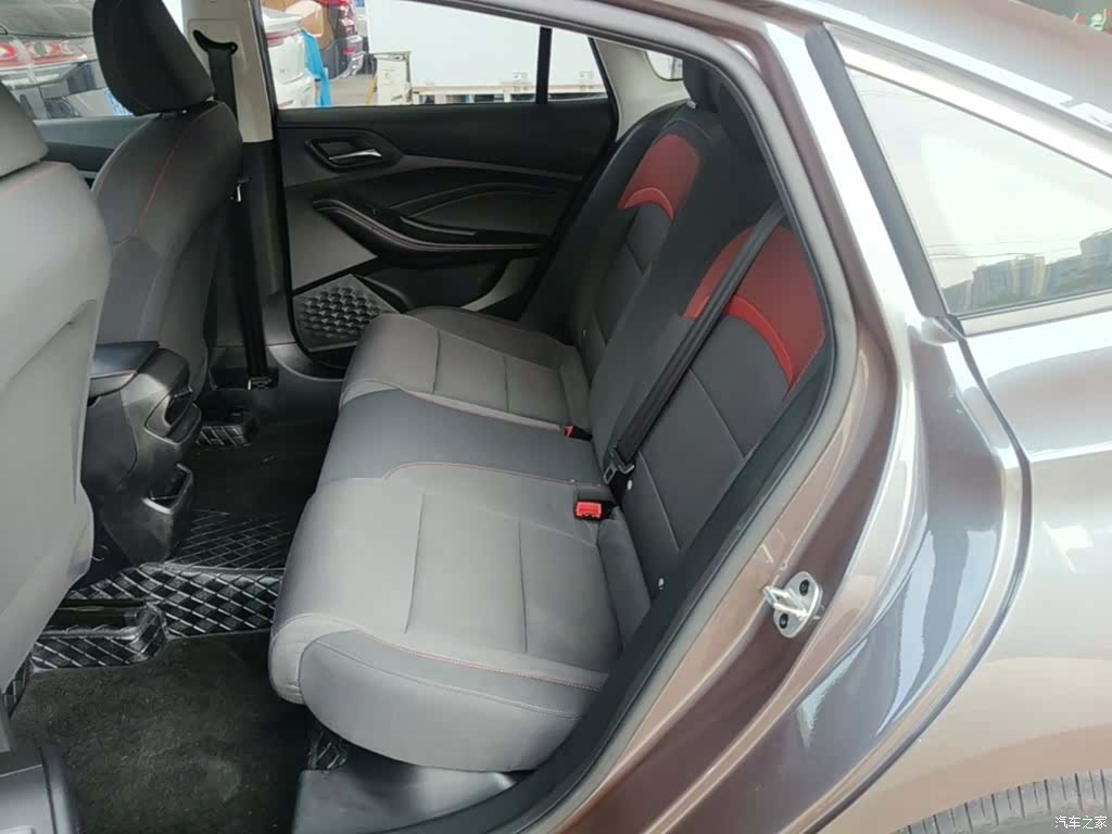 MG MG5, 2023 17