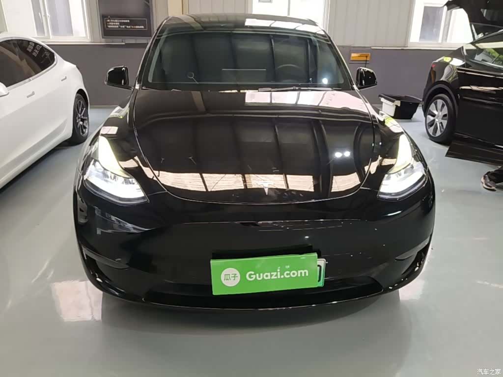 Tesla Model Y, 2021 3