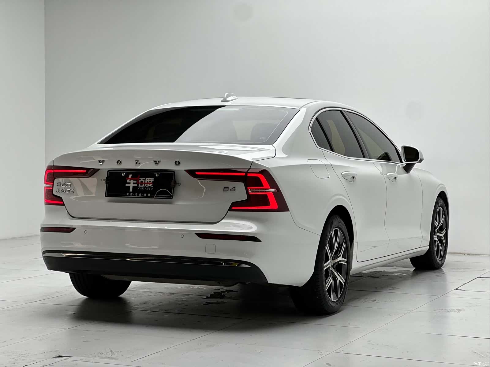Volvo S60, 2023 4