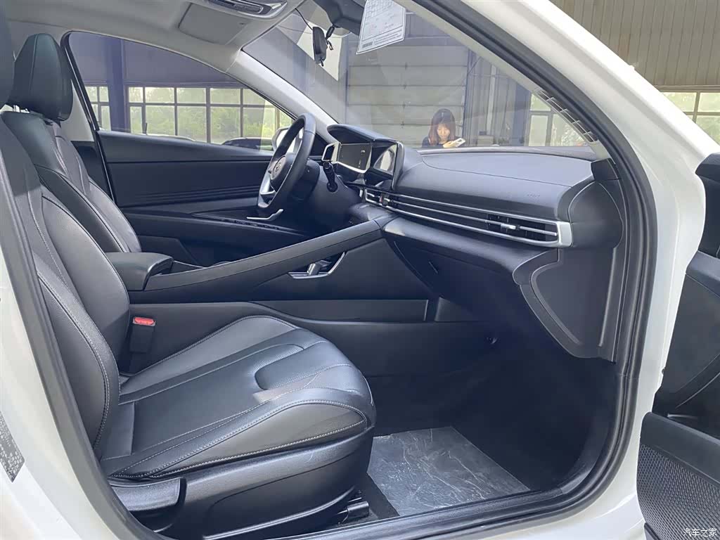 Hyundai Elantra, 2023 19