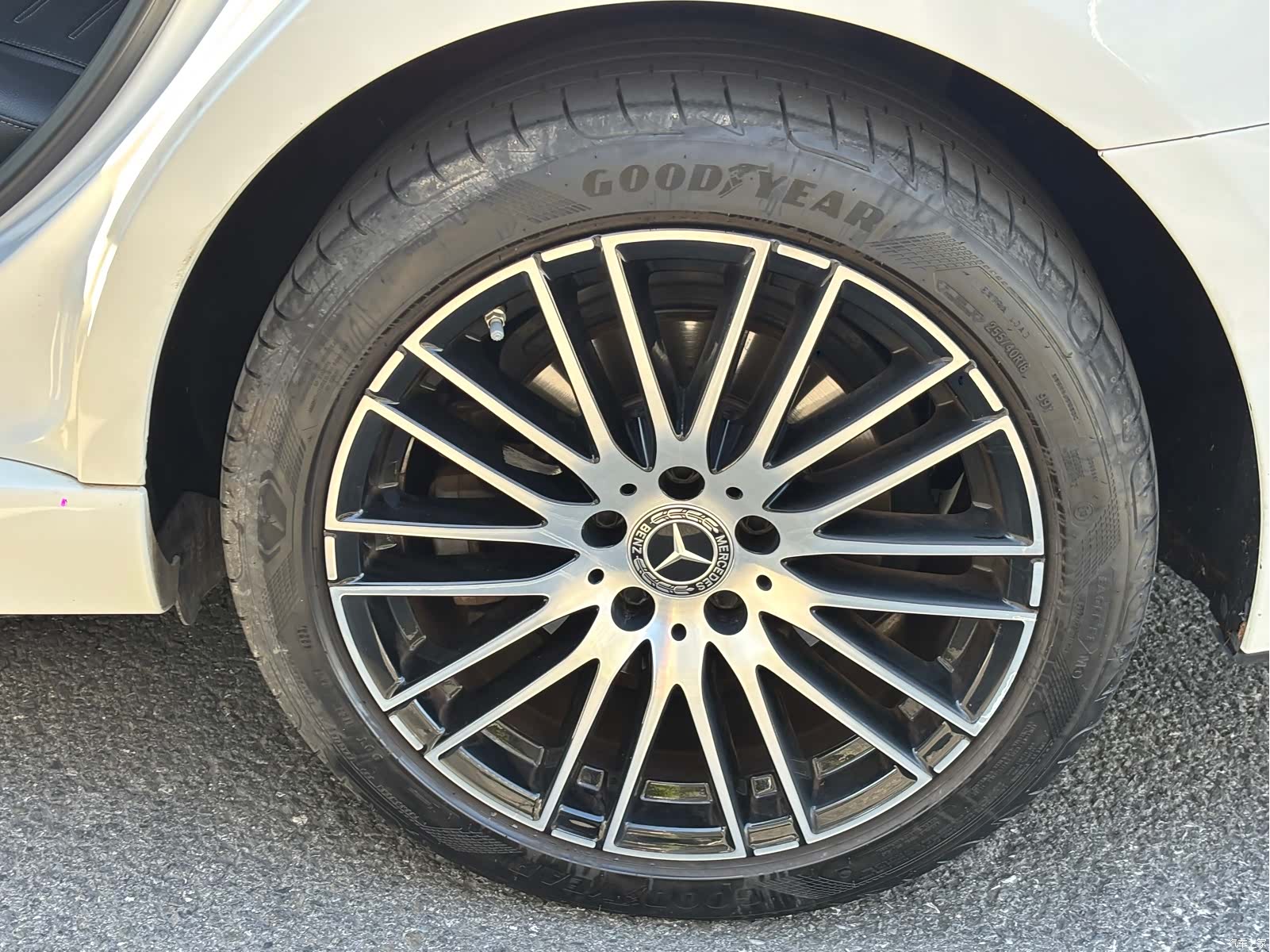 Mercedes-Benz C-Class, 2024 13