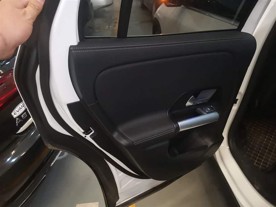 Mercedes-Benz GLA Mercedes-Benz GLA