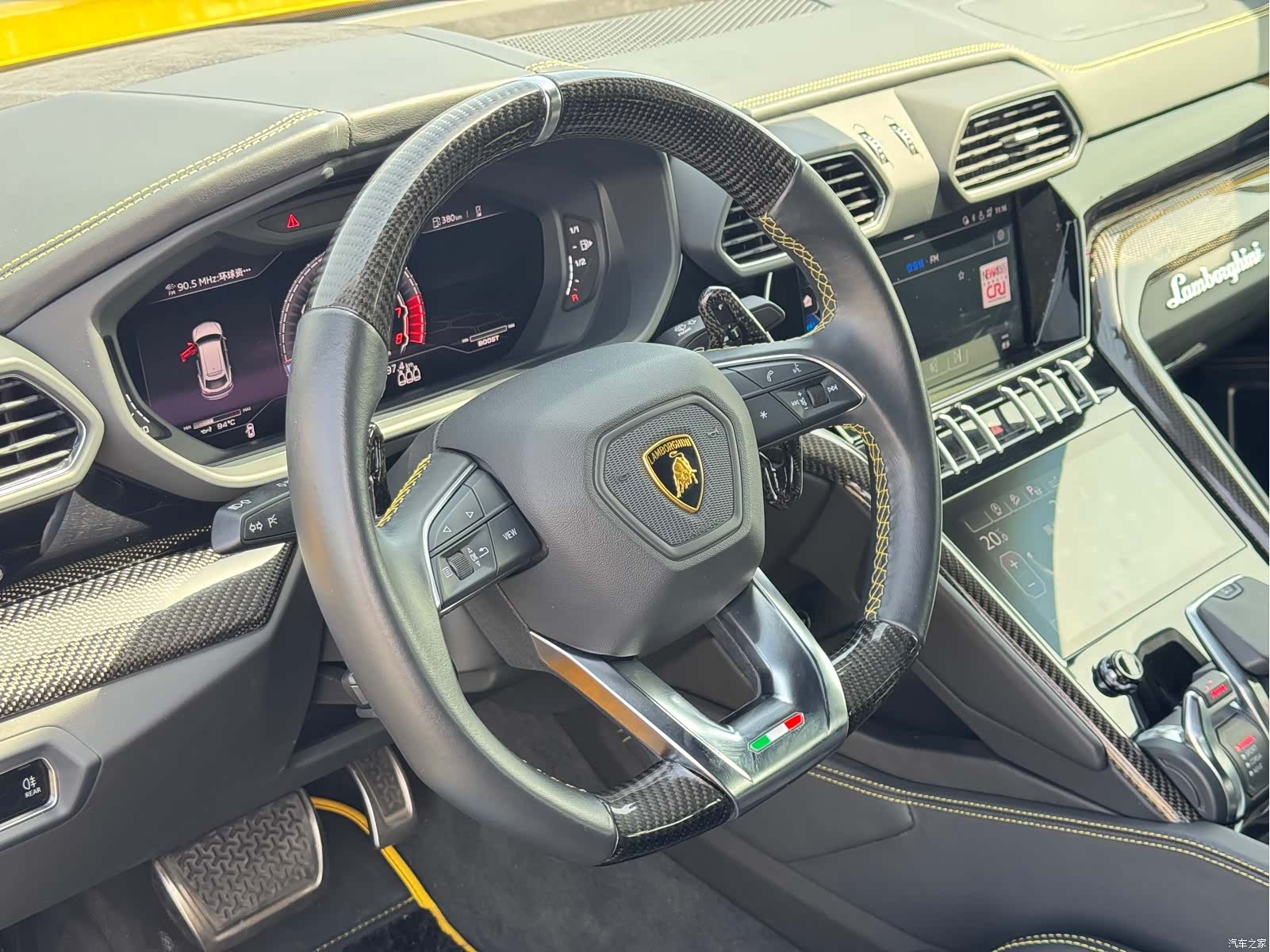 Lamborghini Urus, 2021 10