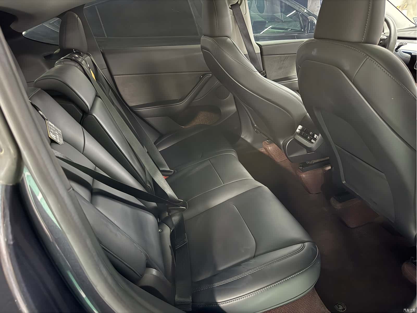 Tesla Model Y, 2024 11