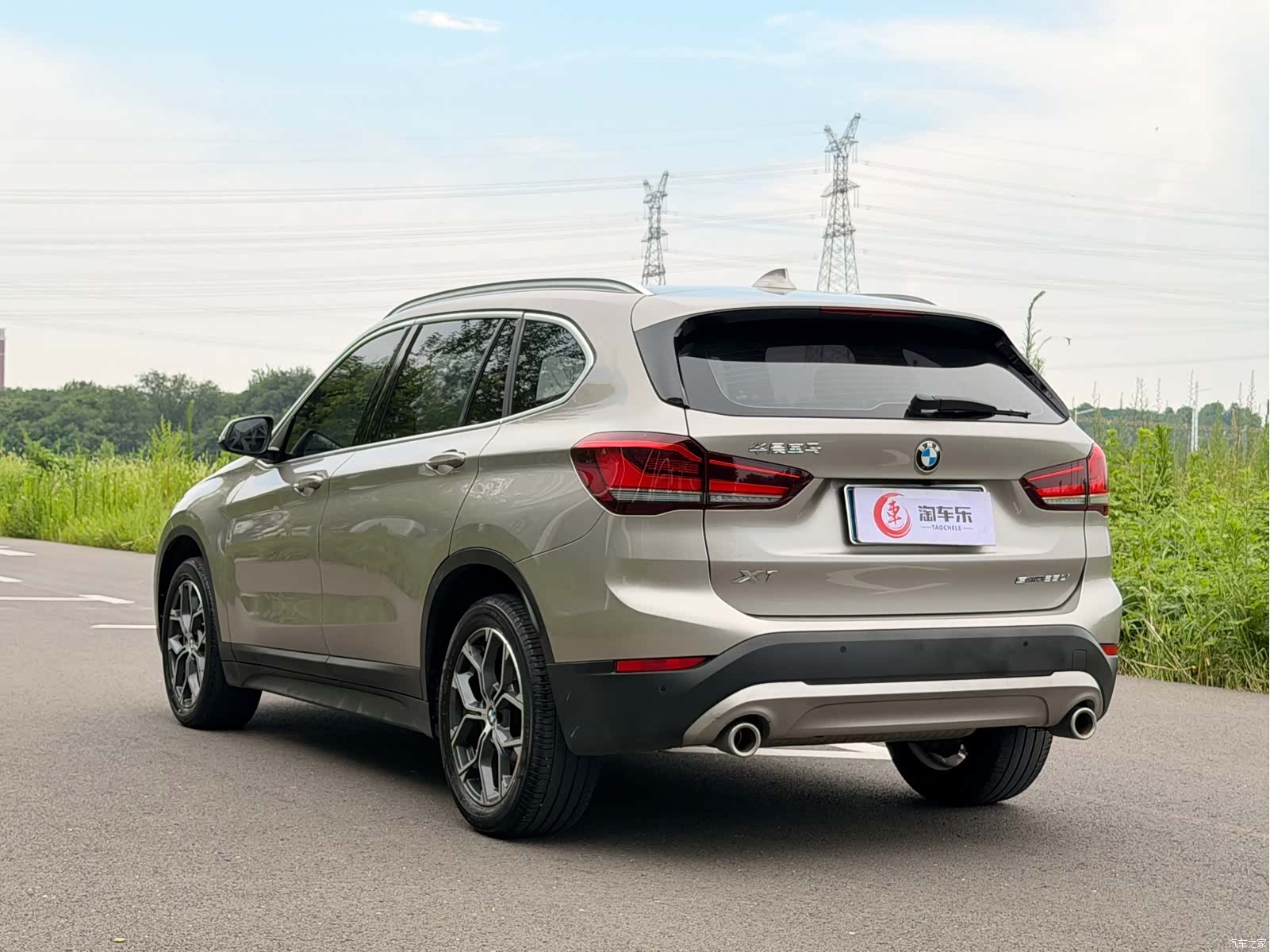 BMW X1, 2021 все фото