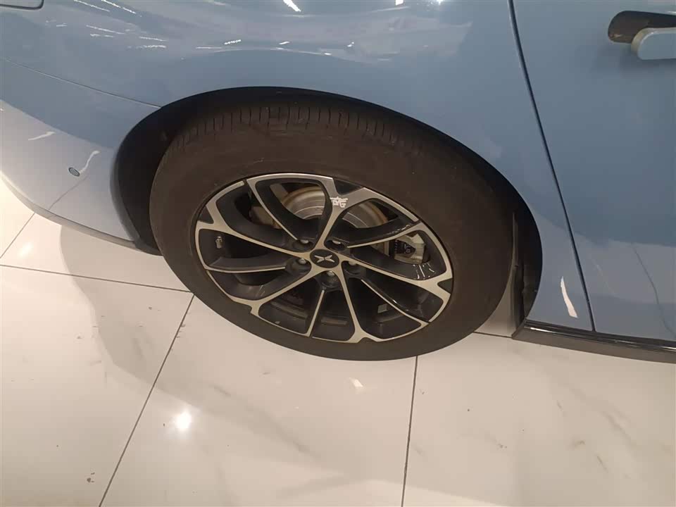 XPENG P7