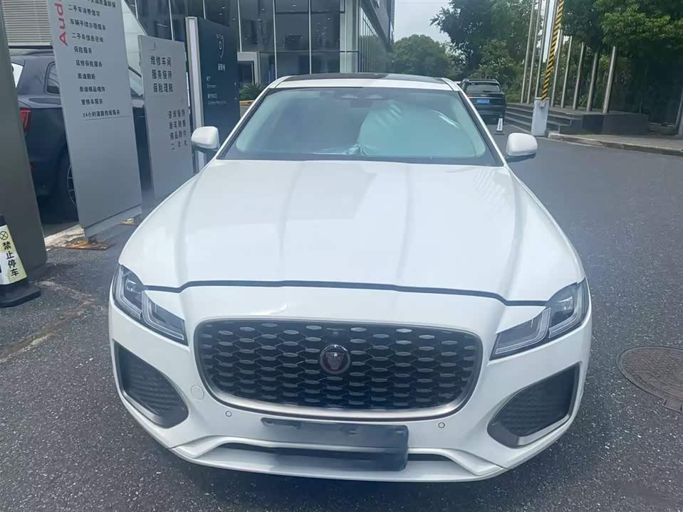 Jaguar XFL