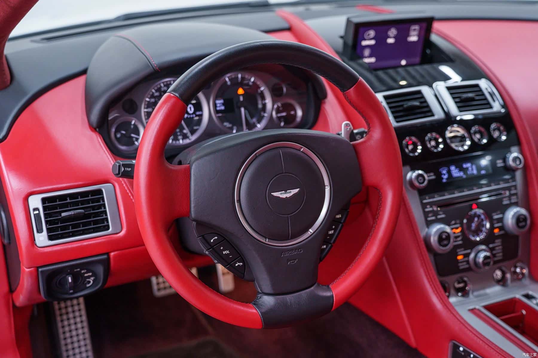Aston Martin DB9, 2014 12
