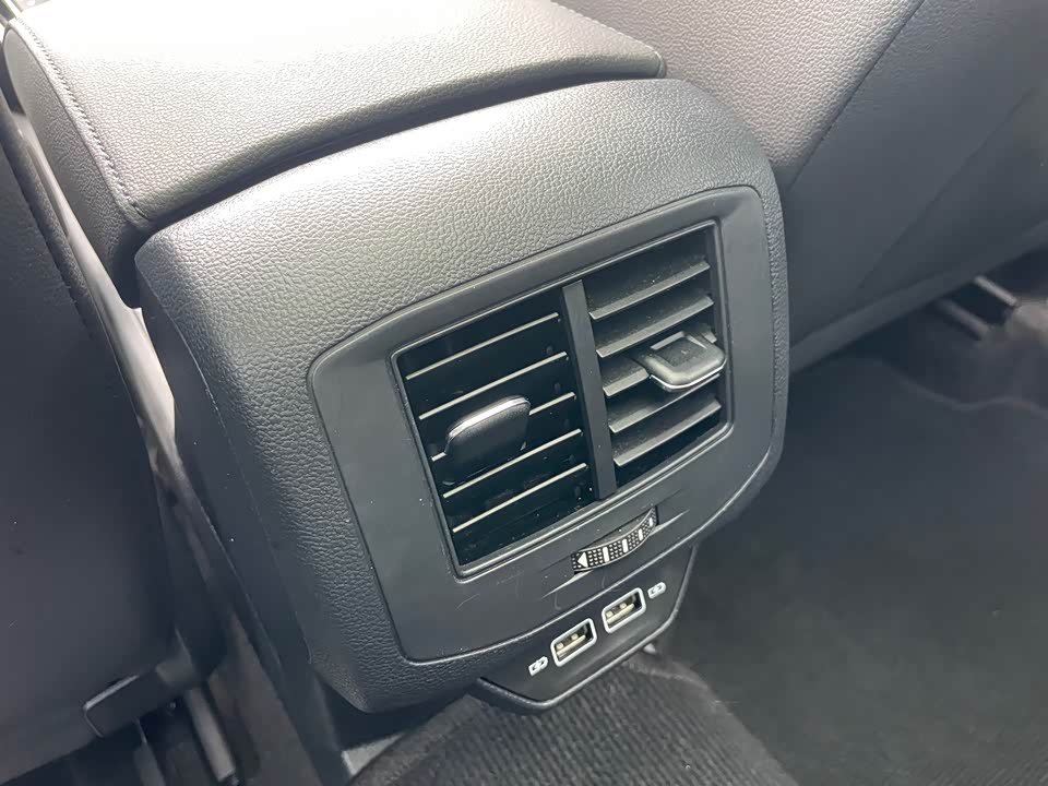 Volkswagen T-ROC exploring Songs