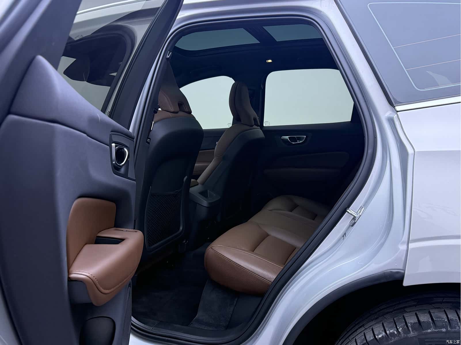 Volvo XC60, 2022 11