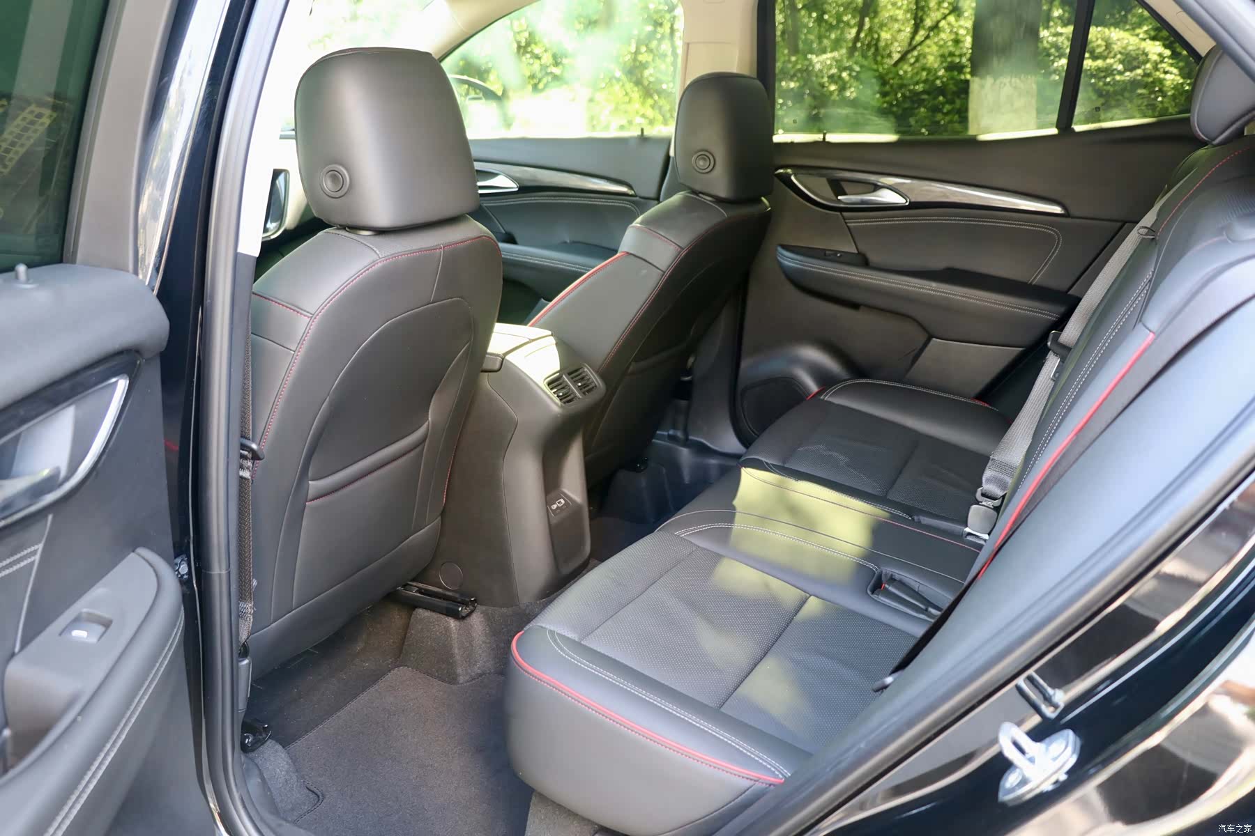 Buick Envision, 2024 10