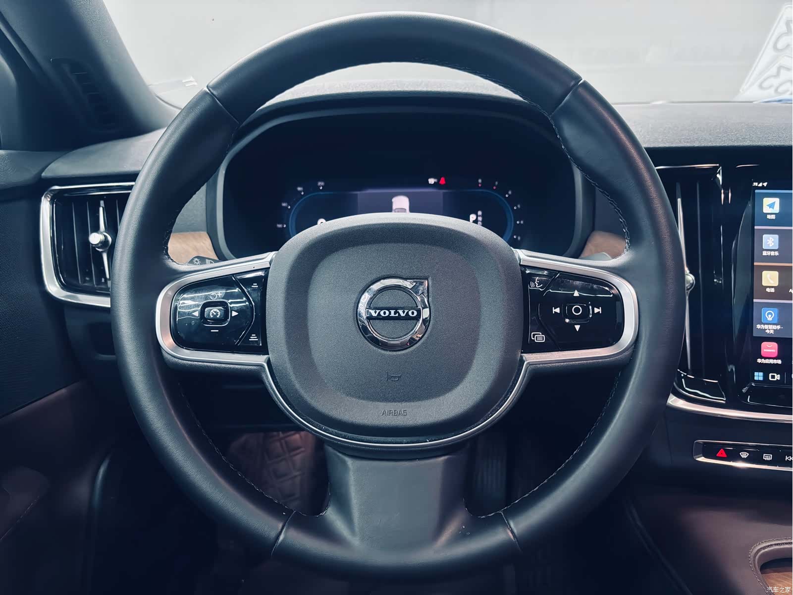 Volvo S90, 2025 12