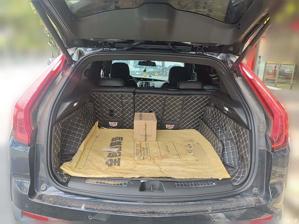 Cadillac XT4, 2021 10