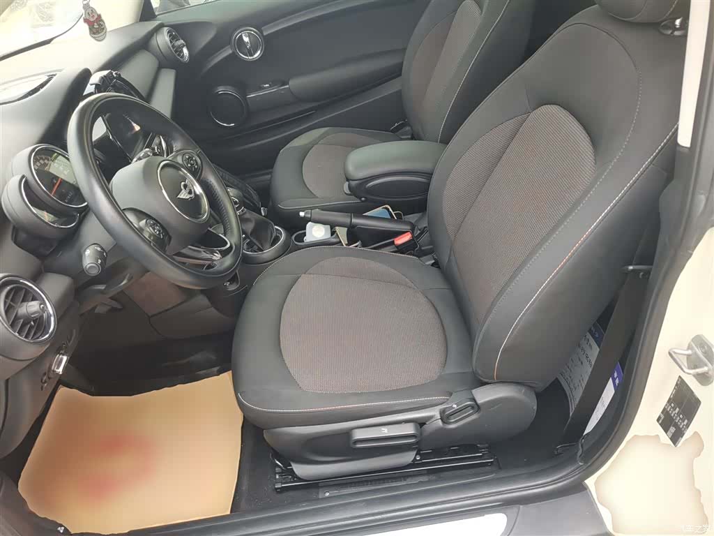 Mini ONE, 2017 15