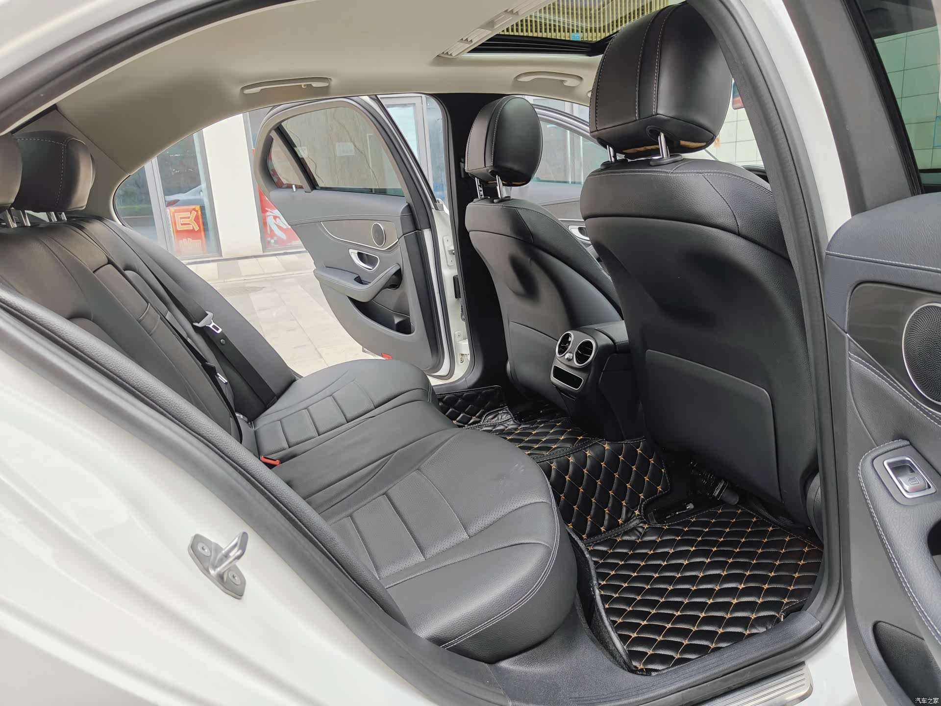 Mercedes-Benz C-Class, 2019 10